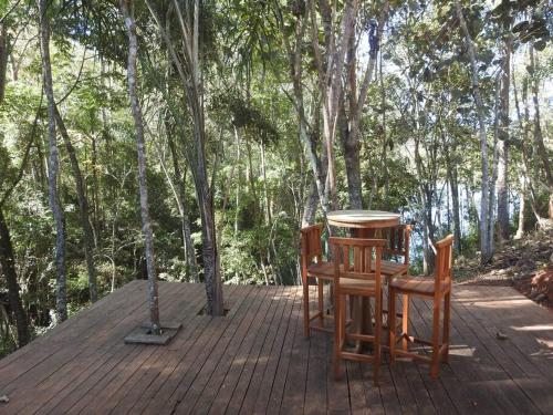 Cabana em Ouro Preto: represa mata caiaque e bike