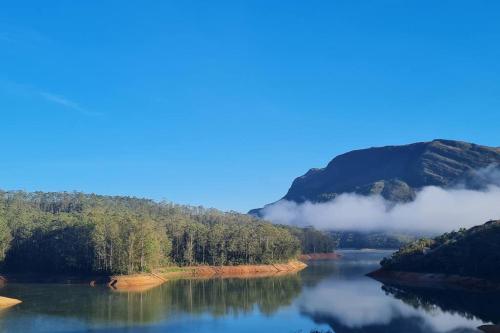 Cabana em Ouro Preto: represa mata caiaque e bike