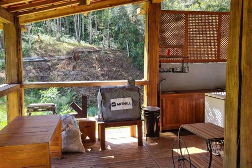 Cabana em Ouro Preto: represa mata caiaque e bike