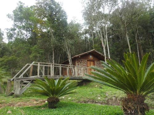 Cabana em Ouro Preto: represa mata caiaque e bike