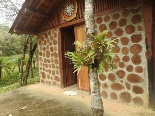 Cabana em Ouro Preto: represa mata caiaque e bike