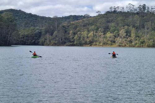 Cabana em Ouro Preto: represa mata caiaque e bike