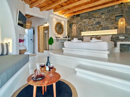 Zefi Hotel & Suites in פארוס