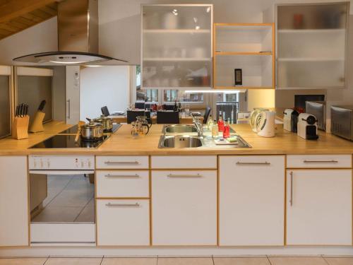 Apartment Brigitte by Interhome, Zermatt (photo 10)