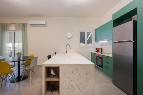 Prime 3-BR Exarcheia Abode, Афины