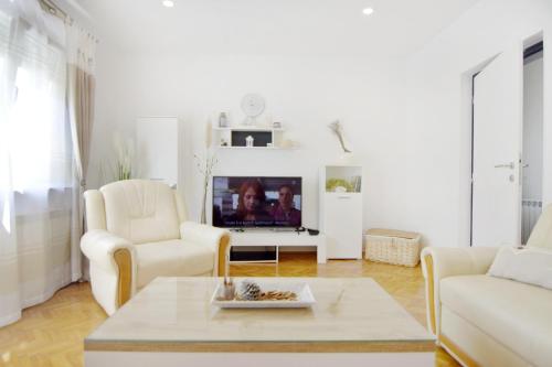 Apartment Diva - image 4