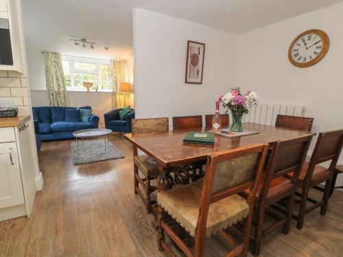 Aldrich Cottage - image 12