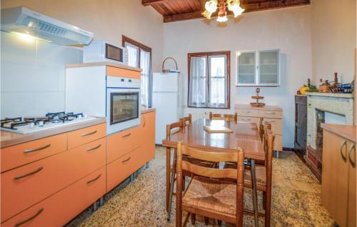 Lovely Home In Anghione With Kitchen - Location saisonnière - Aghione