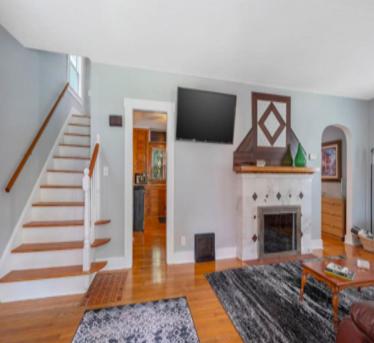 Comfy Cuse home close to SU in Syracuse, USA