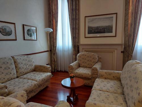 Phi Hotel Dei Medaglioni in Correggio