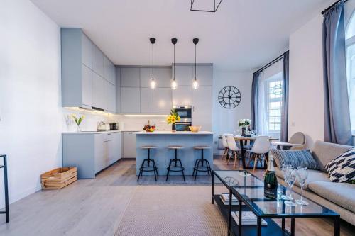New! Stylish City-Centre Flat w/parking, Sleeps 4!, Birmingham (photo 6)