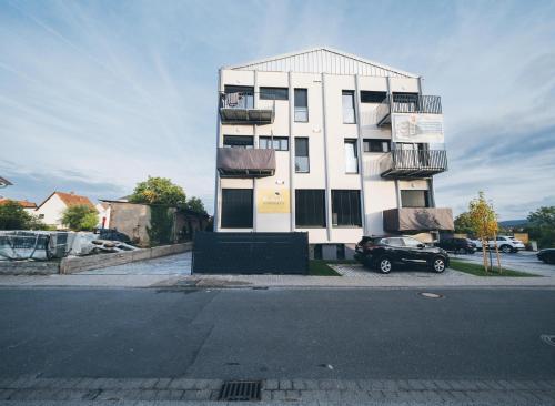 A szálláshely kívülről, Main Boardinghouse in Erlenbach am Main