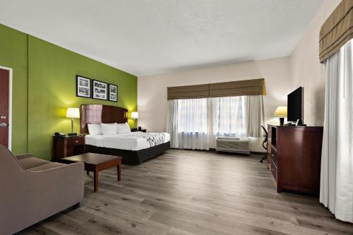 Sleep Inn & Suites near Joint Base Andrews-Washington Area in Meadows (MD)