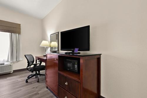 Sleep Inn & Suites near Joint Base Andrews-Washington Area