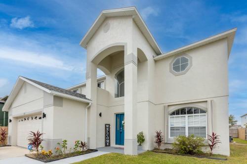 Getaway Comfy House w Pool in Kissimmee, USA