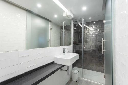 Standard Apartment image 8