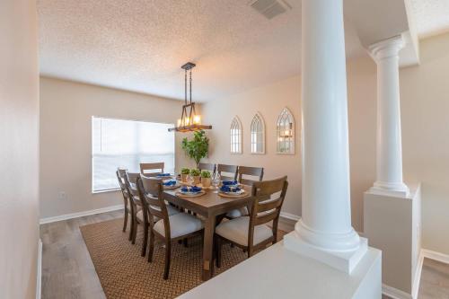 Getaway Comfy House w Pool in Kissimmee, USA