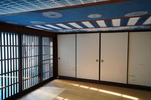 しぼり染めが体験できる古民家宿MADO in Midori