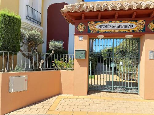 Apartment with Sea View image 1
