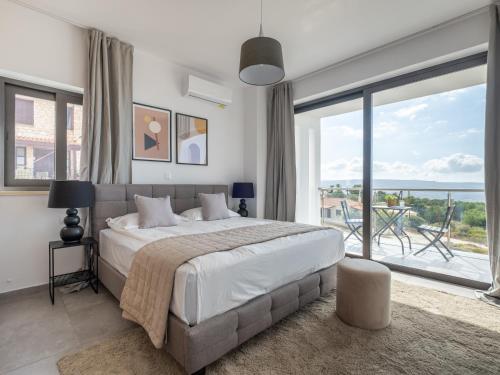 Erkély/terasz, Sea-View Retreat - Villas with Private Pools in Peristerona