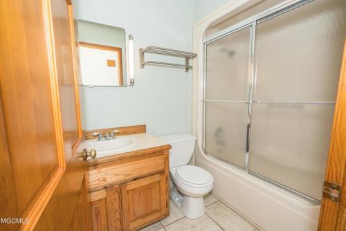 Zuhanyzó, Oakhaven in Long Beach (MS)