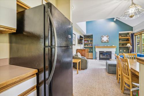Cozy Two bedroom two bathroom with Access to sport center Highridge Condo J11 in Killington, USA
