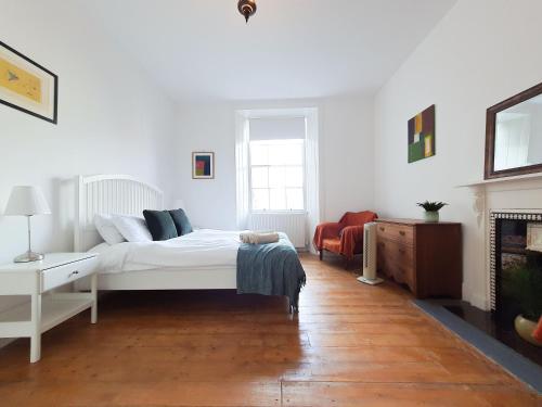 Edinburgh Charming Old Town Apartment, Edinburgh (photo 10)