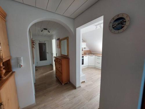 Große, helle Wohnung mit sonnigem Balkon, Mechernich (Foto 3)