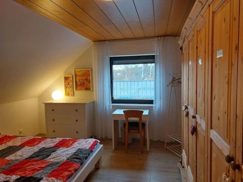Große, helle Wohnung mit sonnigem Balkon, Mechernich (Foto 4)