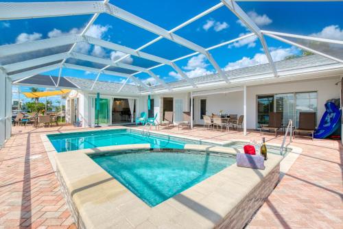 VILLA MIKADO - 3 BEDS - 3 BATHS - 6 GUESTS - GULF ACCESS & POOL/SPA - BOAT - image 4