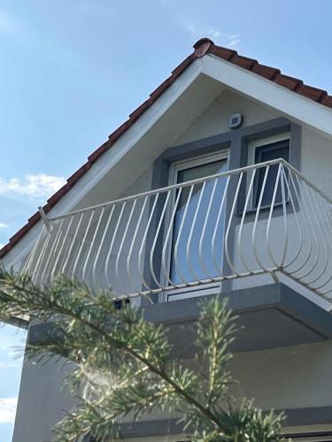 Gyöngyszem Apartman (Gyongyszem Apartman) in Balatonszabadi