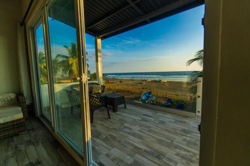 المنطقة المحيطة, Ocean Paradise in Barra De Santiago