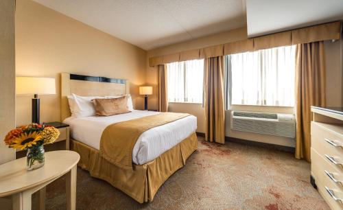 Monte Carlo Inn & Suites Downtown Markham