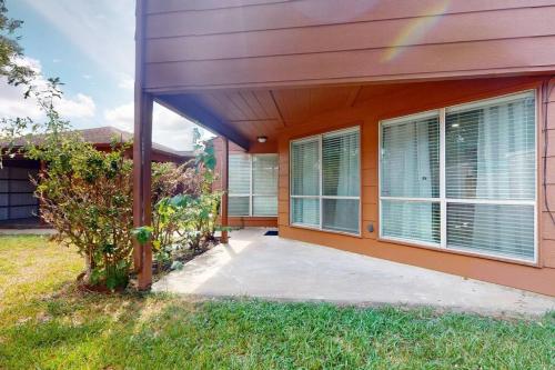 Entire 3/2.5 Lux Retreat Home in the heart of Houston few Miles from Major Houston attractions & Pets Friendly in Houston, USA