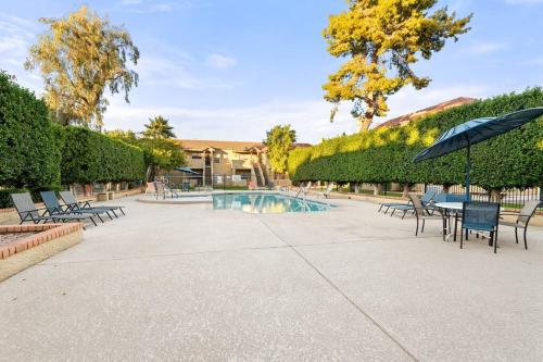 The Hidden Gem, King bed & Swimming Pool! in Gilbert