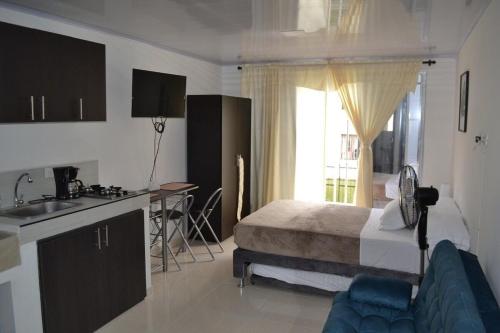 GURUS FR | Comodo Edificio Casa Confort en Providencia in Boston