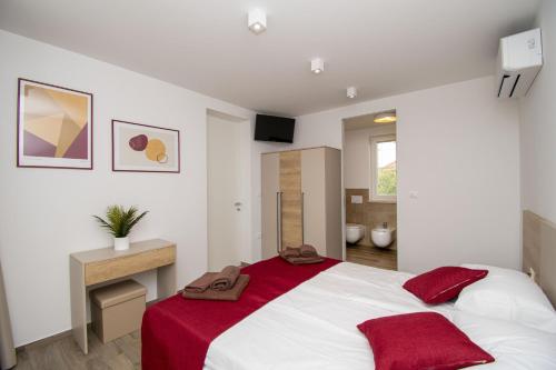 Villa Rosarol near Medulin for 8 people with private pool & only 800 m from sea