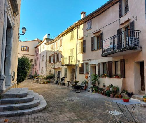 LA MAISON BARNOIN - gîtes et chambres