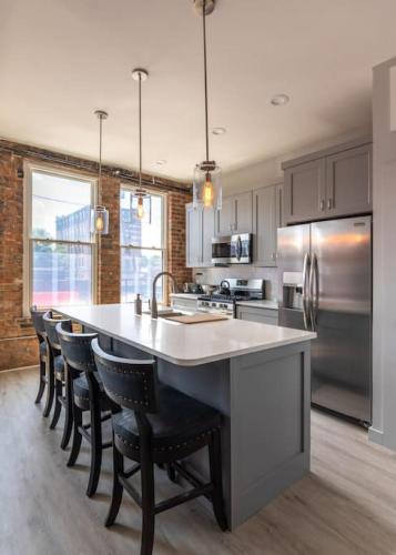Rhinegeist next door - Free streetcar - Walk OTR in Cincinnati, USA