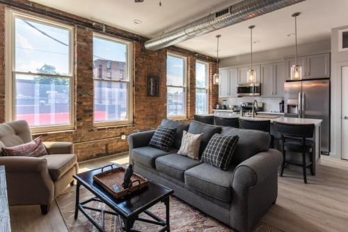 Rhinegeist next door - Free streetcar - Walk OTR in Cincinnati, USA