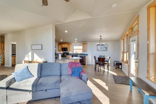 Peaceful Deary Vacation Rental with Deck and Views! in มอสโคว์ (ID)