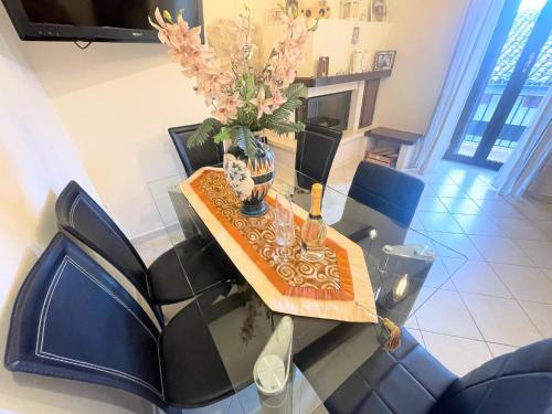  Car Not Necessary Centrally located, up market apt- sleeps 46 - terraceBbq in 6049 Spoleto