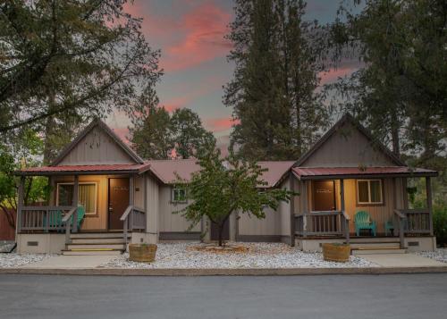 Buck Meadows Lodge Groveland