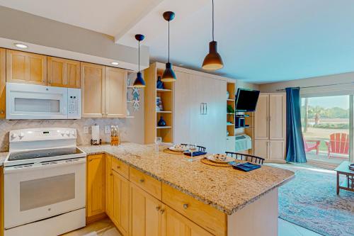 Bluff Villas 1799 Bluff Villas 1799