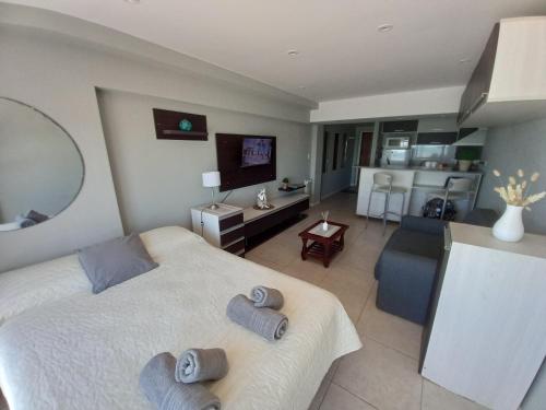 One-Bedroom Apartment image 3
