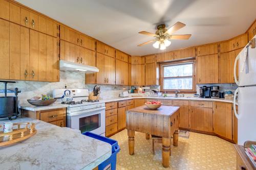 Peaceful Necedah Retreat 3 Mi to Lakes! in Arkdale, USA