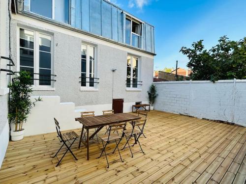 Maison avec terrasse rénovée - Location saisonnière - Asnières-sur-Seine