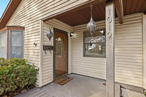 Cozy 3BR Home Friendly City of Hazel Park in Hazel Park