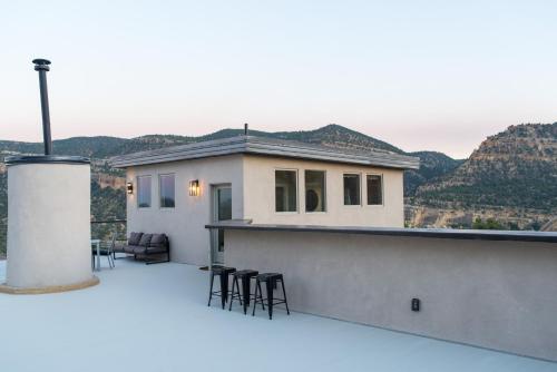 Escalante Cliff House