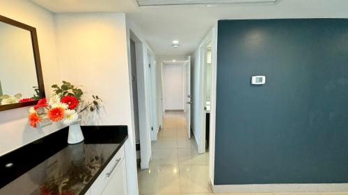 Sunny Isles, beach life! Parking included thumb 2